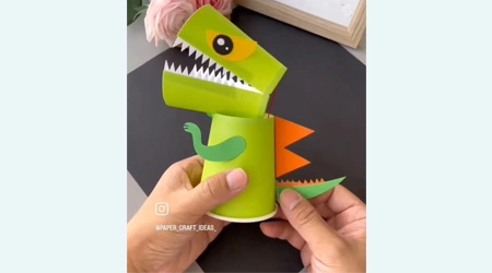 Let's make a crocodile with a cardboard cup