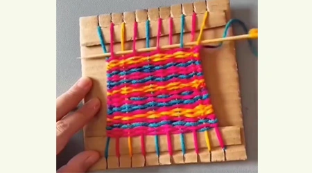 Mini knitting apparatus for the little ones